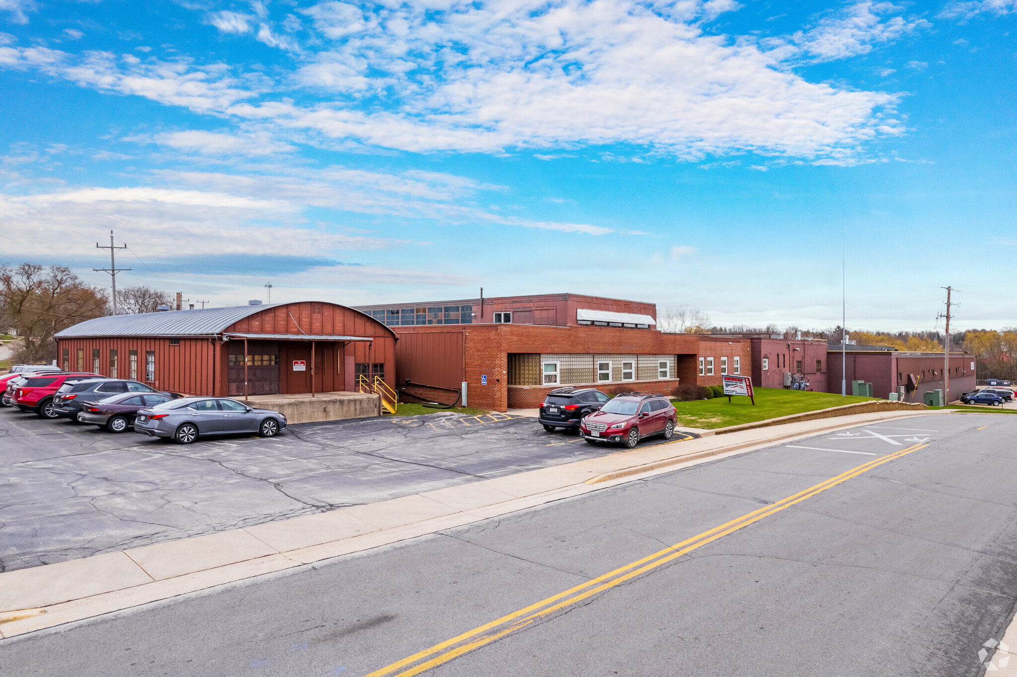 340 Grant St, Hartford, WI for lease Building Photo- Image 1 of 7