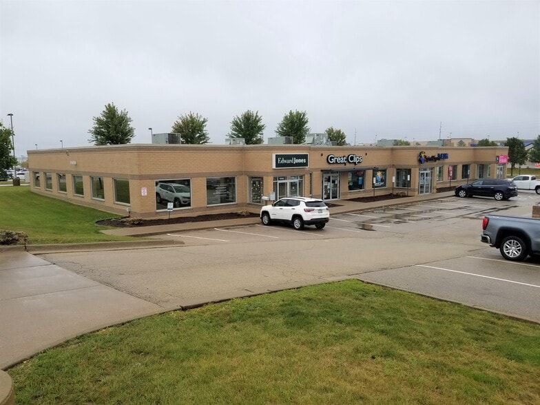 4840 Asbury Rd, Dubuque, IA for lease - Building Photo - Image 3 of 4