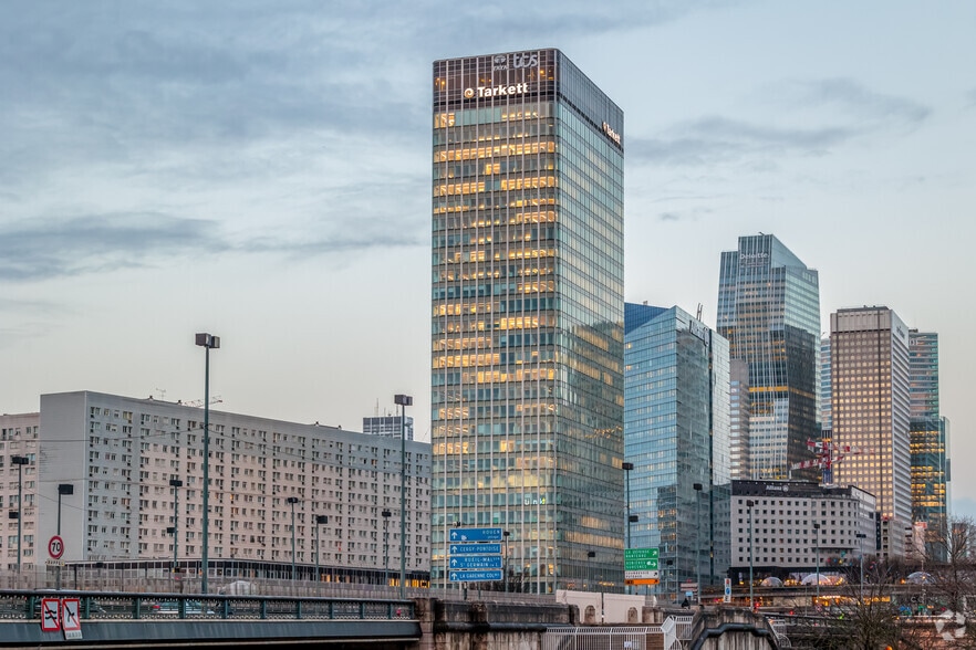 1 Terrasse Bellini, Puteaux for lease - Primary Photo - Image 1 of 4