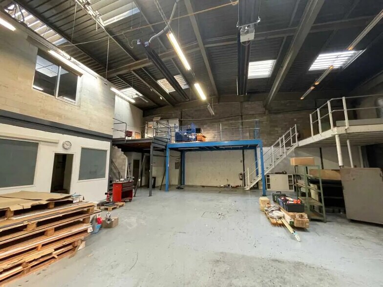 Flex in Saint-Priest for sale - Interior Photo - Image 2 of 6