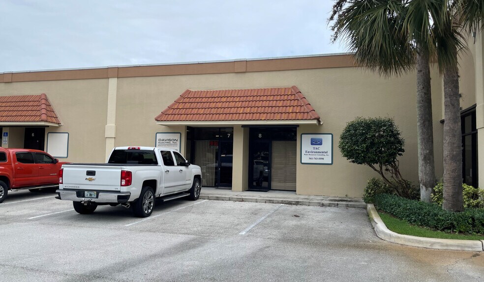 801 Maplewood Dr, Jupiter, FL 33458