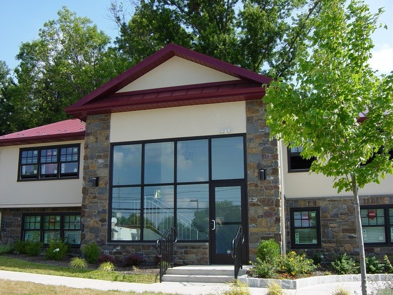 240 W Germantown Pike, East Norriton Township, PA for lease - Building Photo - Image 3 of 4