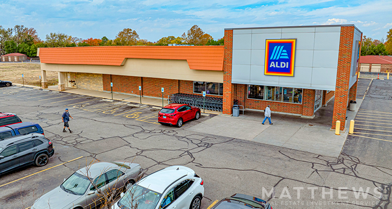 2323 N Amidon Ave, Wichita, KS for sale - Building Photo - Image 1 of 5