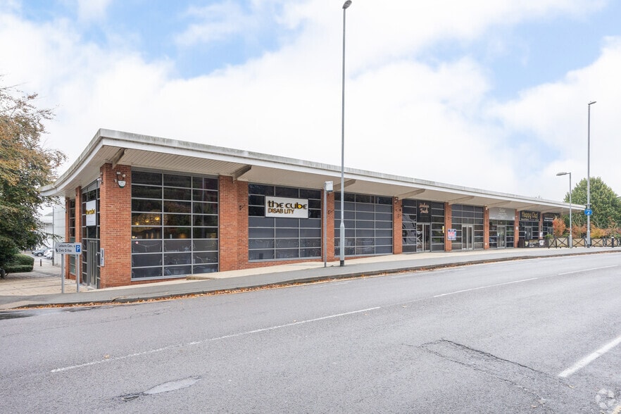 South Way, Daventry for lease - Primary Photo - Image 1 of 3