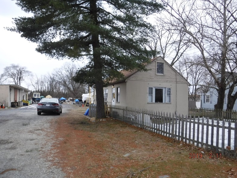 1909 Taylors Ln, Cinnaminson, NJ for sale - Primary Photo - Image 1 of 1