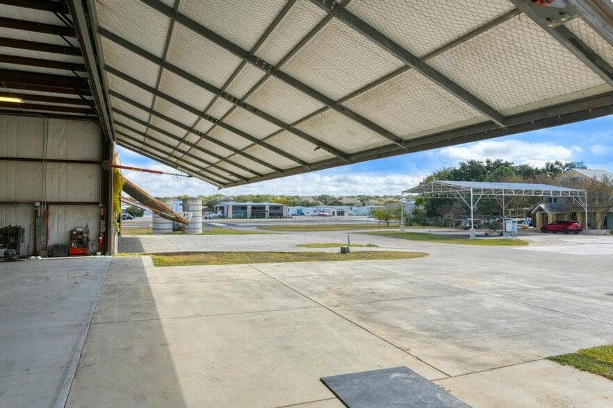 28120 Boerne Stage Rd, Boerne, TX for sale - Building Photo - Image 2 of 16