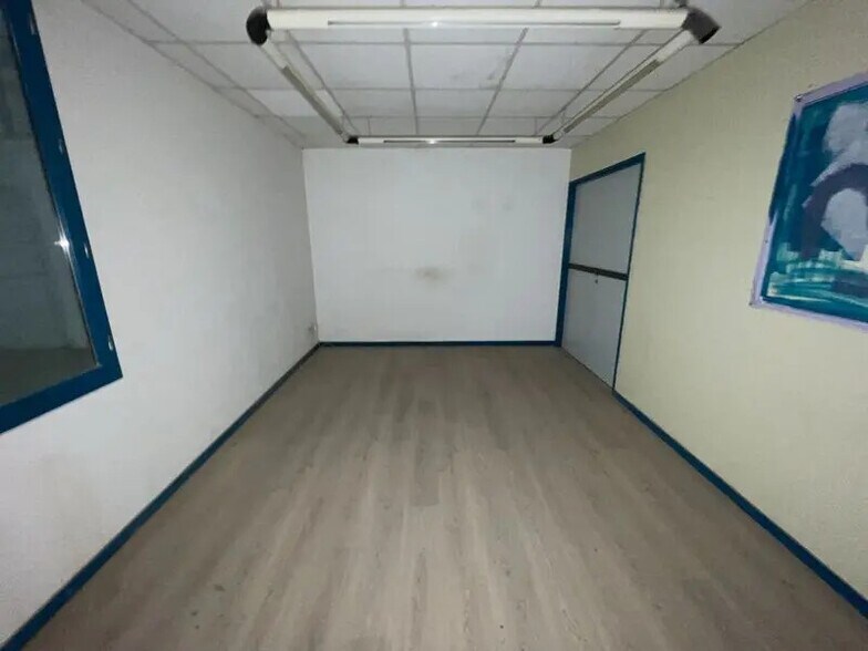 Office in Darnétal for lease - Interior Photo - Image 3 of 3