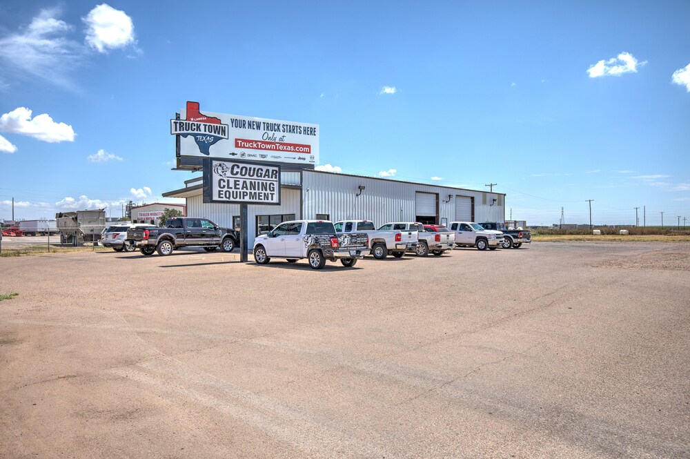 3206 E Slaton Hwy, Lubbock, TX 79404