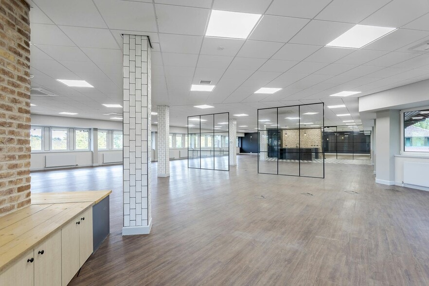 4200-4520 Solihull Pky, Birmingham for lease - Building Photo - Image 2 of 35