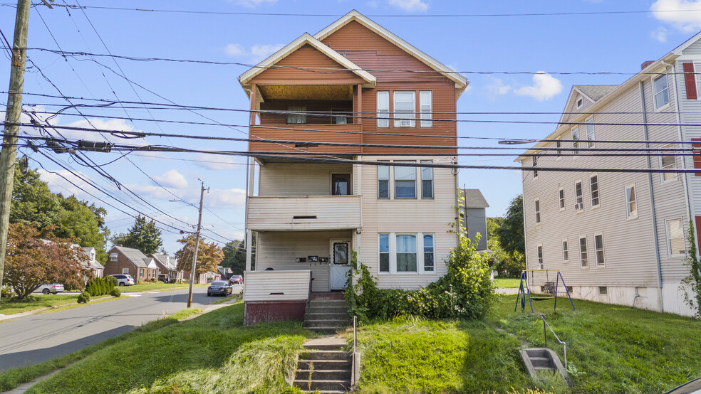 913 East St, New Britain, CT for sale - Primary Photo - Image 1 of 12