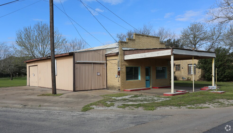 890 S Main St, Giddings, TX for sale - Primary Photo - Image 1 of 1