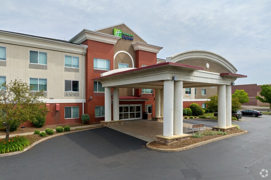 2200 Goodman St N, Rochester, NY for sale - Building Photo - Image 1 of 1