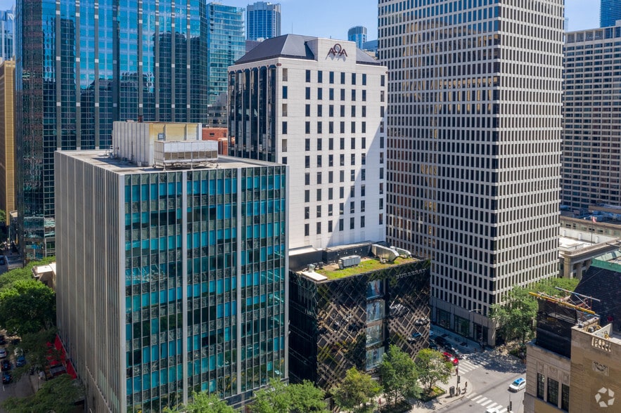 142 E Ontario St, Chicago, IL for lease - Building Photo - Image 2 of 11