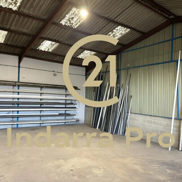 Flex in Anglet for lease - Building Photo - Image 2 of 2