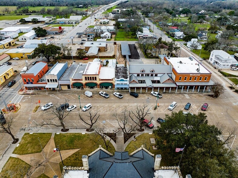 135 N Main St, La Grange, TX for sale - Aerial - Image 3 of 17