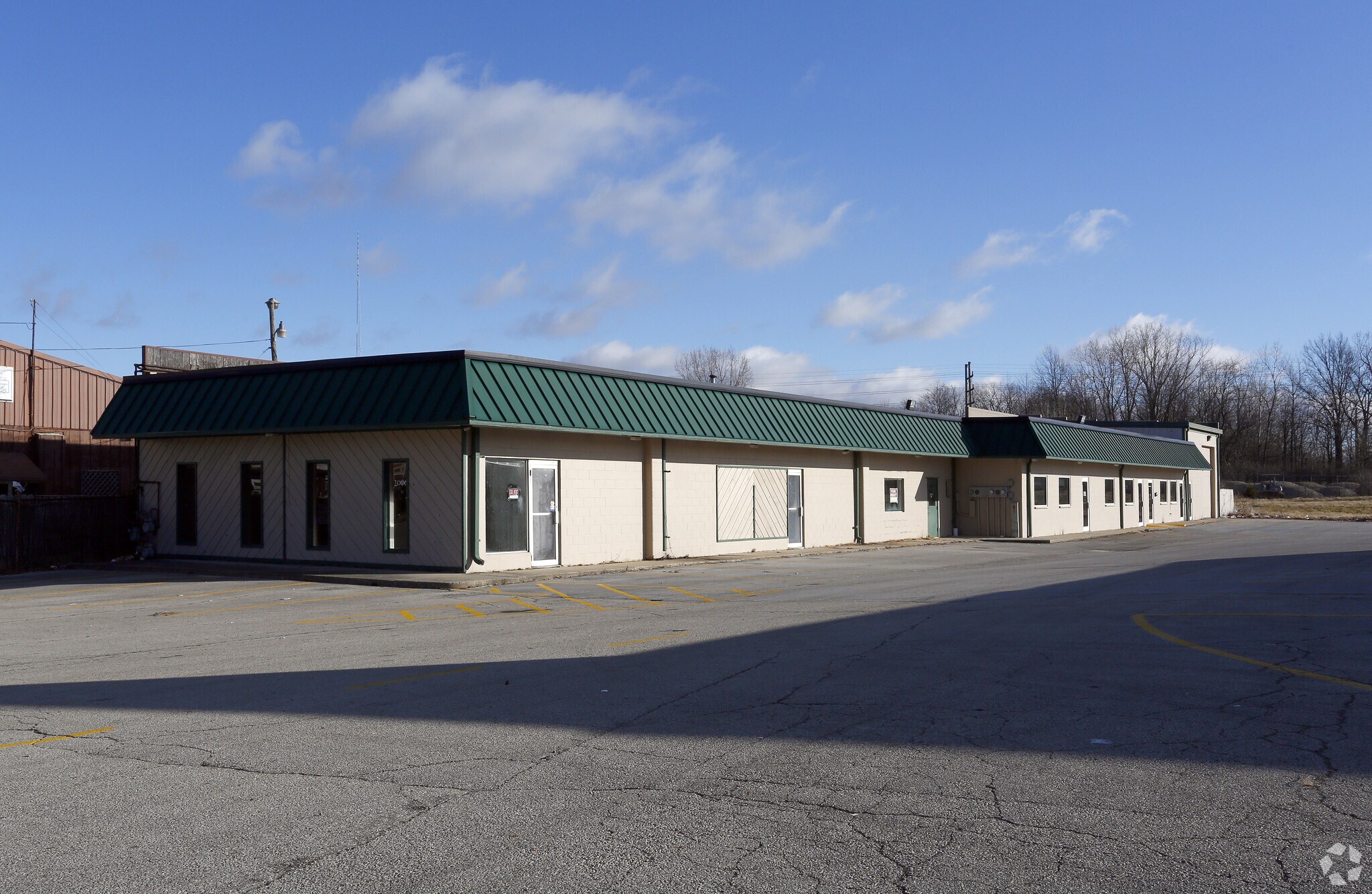2006-2010 N Walnut St, Muncie, IN for sale Primary Photo- Image 1 of 1