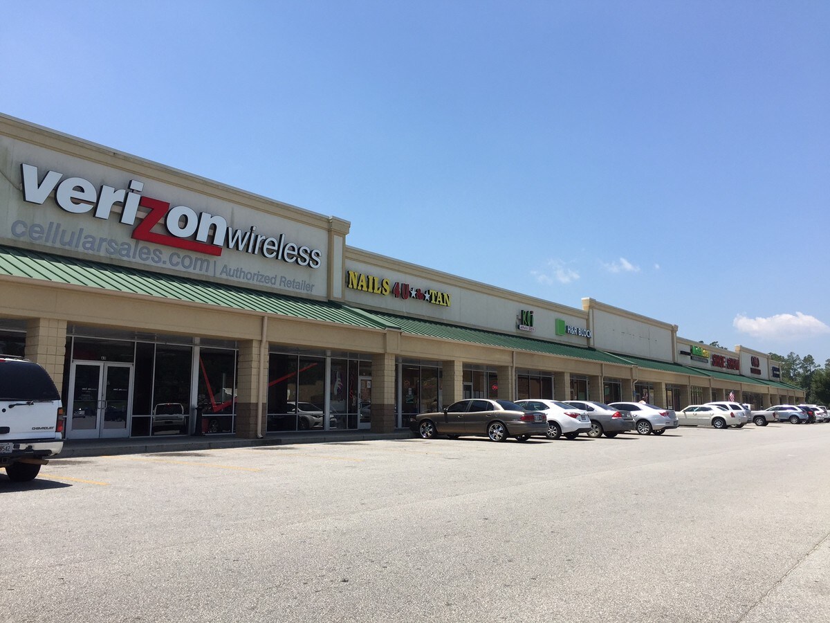 414 S Main St, Swainsboro, GA 30401