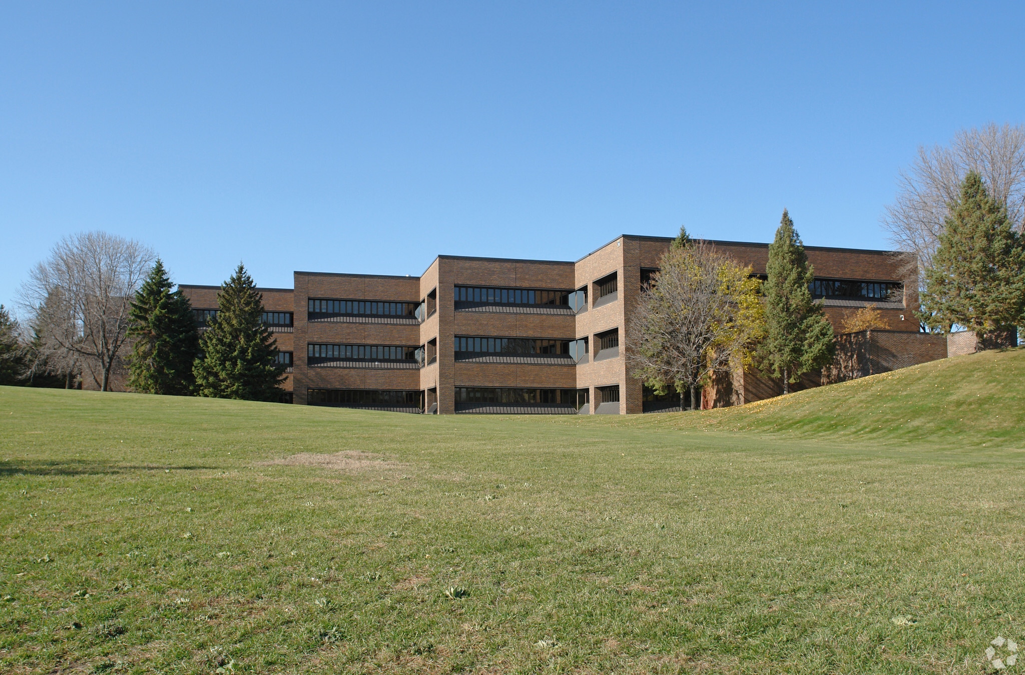 14615 Lone Oak Rd, Eden Prairie, MN for sale Primary Photo- Image 1 of 19
