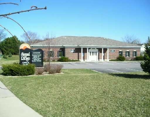 4005 Glass Rd NE, Cedar Rapids, IA for lease - Primary Photo - Image 1 of 6