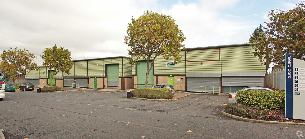 Lockwood Ct, Leeds for lease - Building Photo - Image 2 of 6