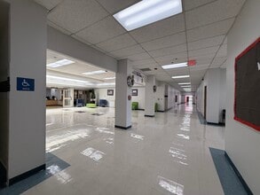 7988 Alameda Ave, El Paso, TX for lease Interior Photo- Image 2 of 12