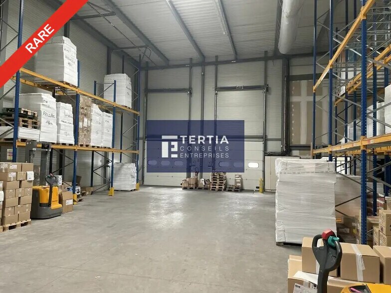 Flex in Frontignan for lease - Interior Photo - Image 2 of 13