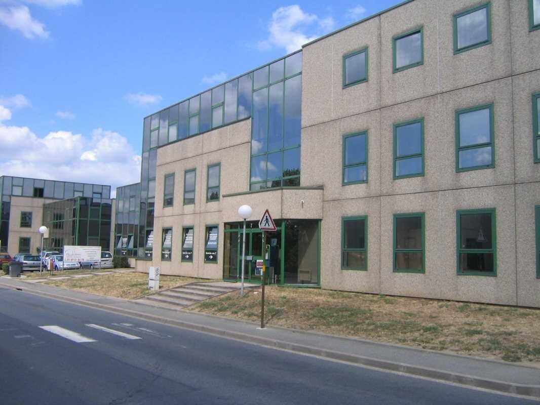 Office in Viry-Châtillon for lease Building Photo- Image 1 of 2