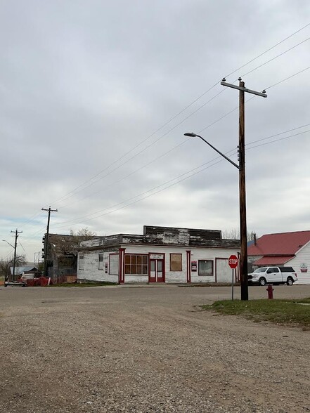 204 1 E ave, Hussar, AB for sale - Building Photo - Image 2 of 9