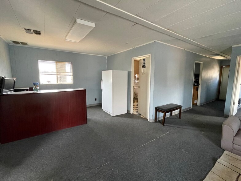 2371 Artesia, San Bernardino, CA for lease - Interior Photo - Image 2 of 3