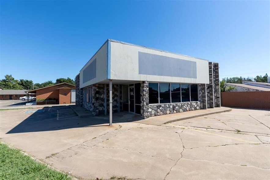 901 N Boomer Rd, Stillwater, OK for sale - Primary Photo - Image 1 of 1