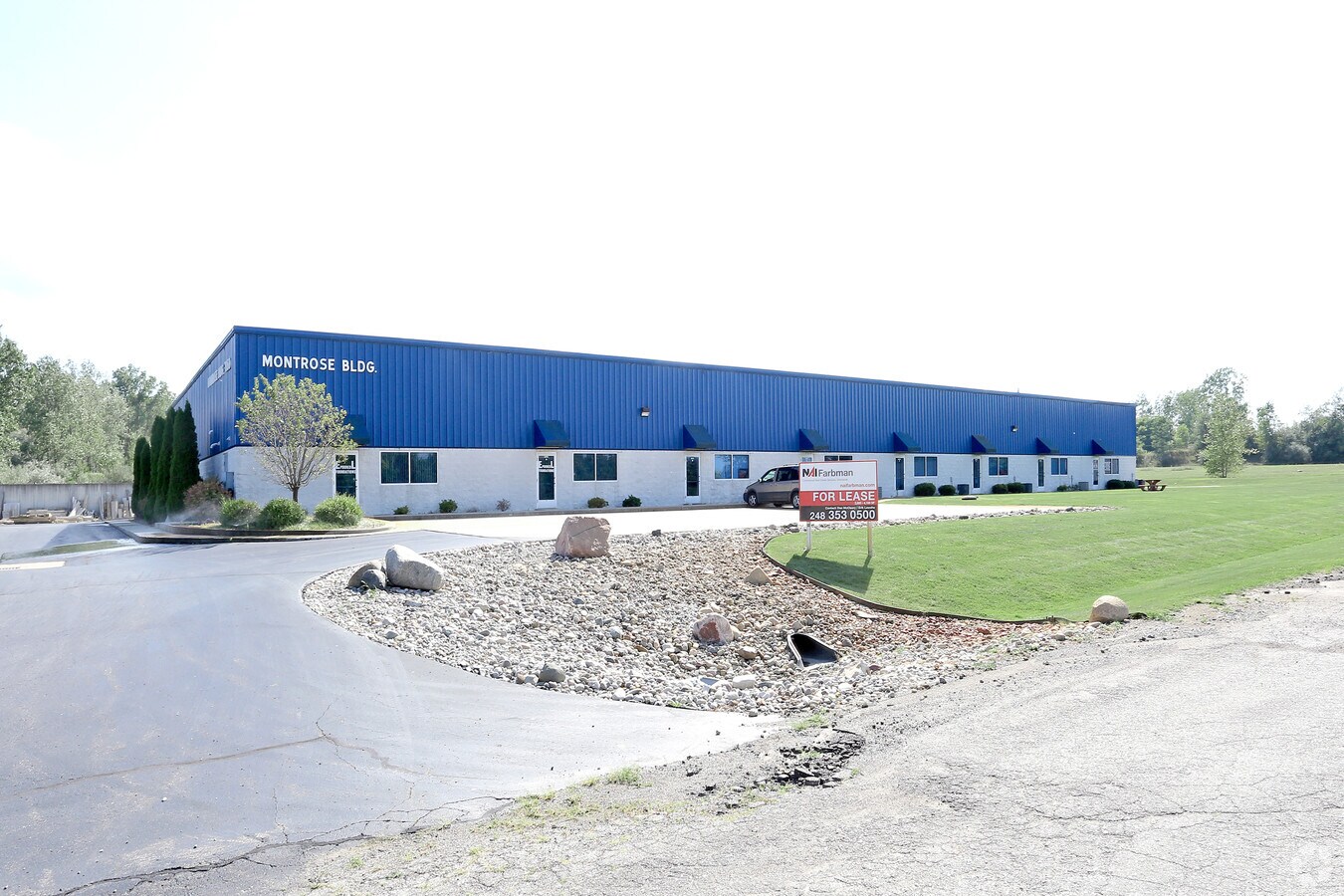 7050 Big Sky Dr, Holly, MI 48442