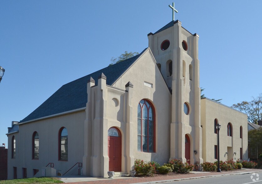 111 S Church St, Smithfield, VA for sale - Primary Photo - Image 1 of 1