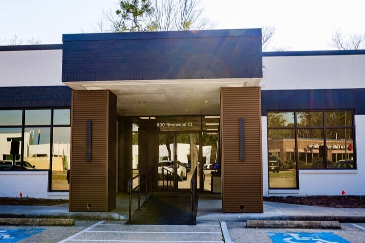 800 Riverwood Ct, Conroe, TX for lease - Building Photo - Image 1 of 9