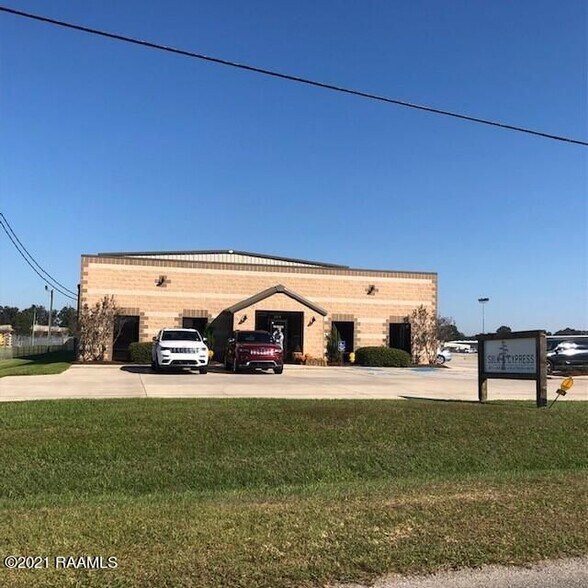 209 Ida Rd, Broussard, LA 70518