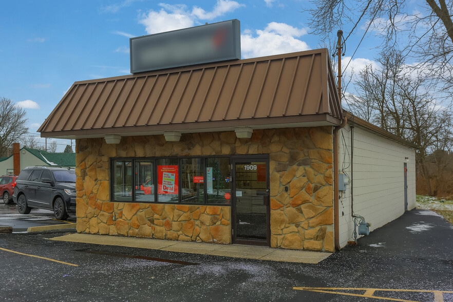 1909 E Washington St, New Castle, PA for sale - Building Photo - Image 3 of 11