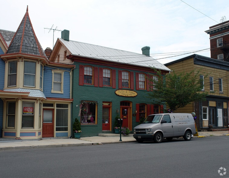 118 W Martin St, Martinsburg, WV for sale - Building Photo - Image 2 of 3