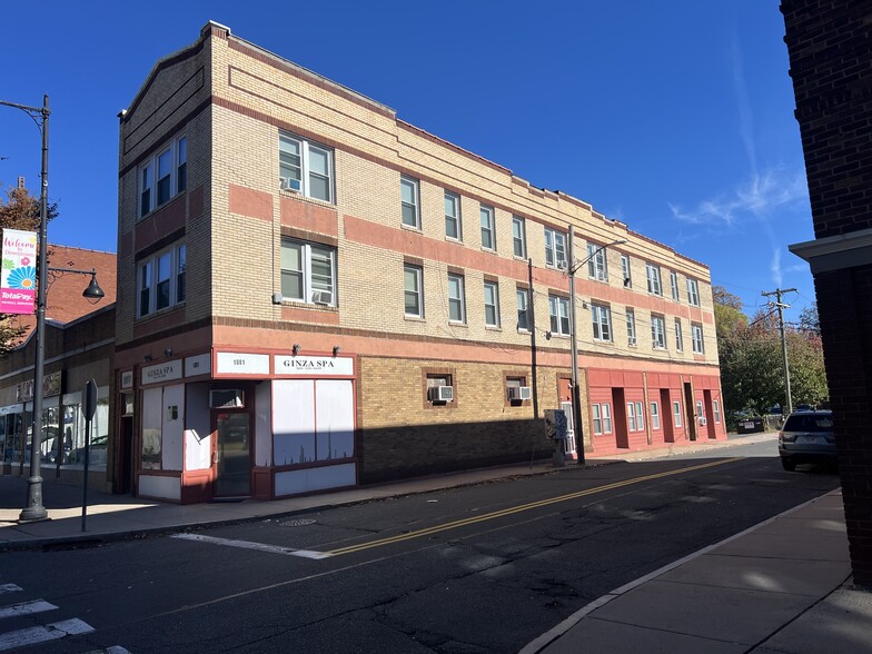 1077 Main St, Manchester, CT for sale - Building Photo - Image 1 of 9