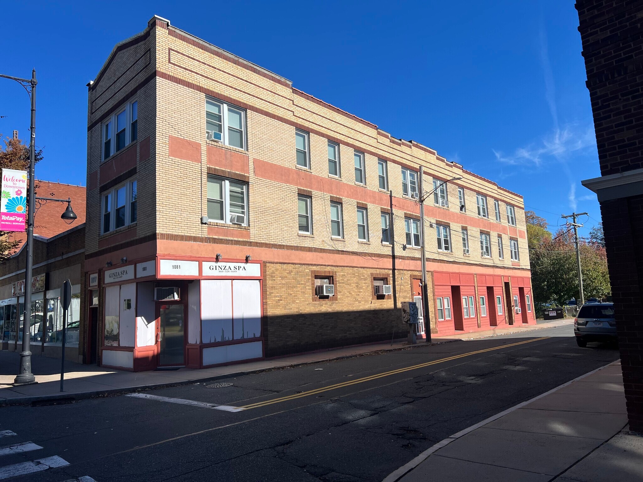 1077 Main St, Manchester, CT for sale Building Photo- Image 1 of 10