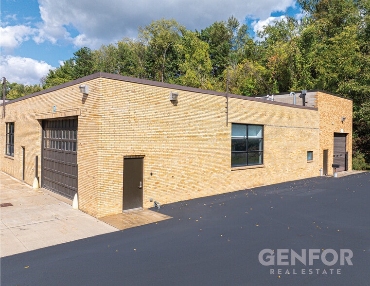 250 Curry Hollow Rd, Pittsburgh, PA for lease - Building Photo - Image 3 of 5