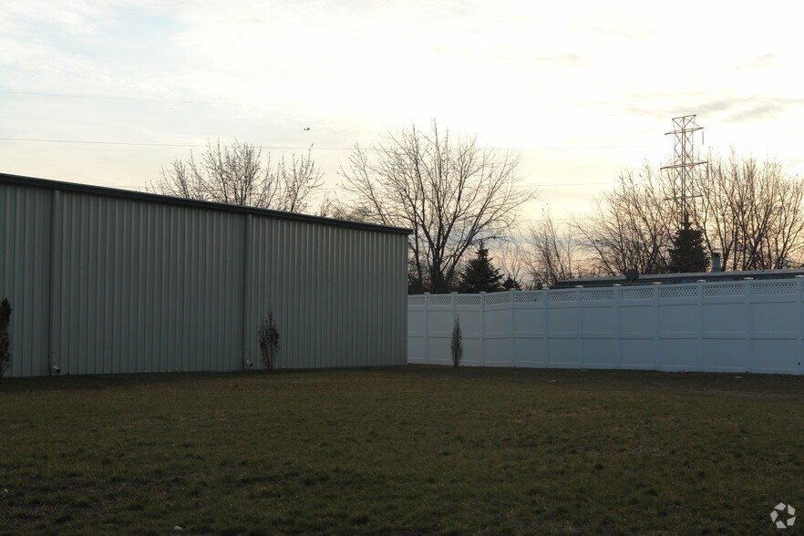 333 Prospect Ave, Fond Du Lac, WI for sale - Building Photo - Image 3 of 5