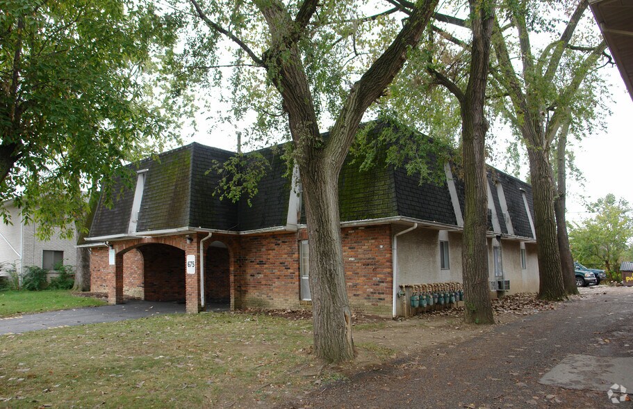 675 Riverview Dr, Columbus, OH 43202