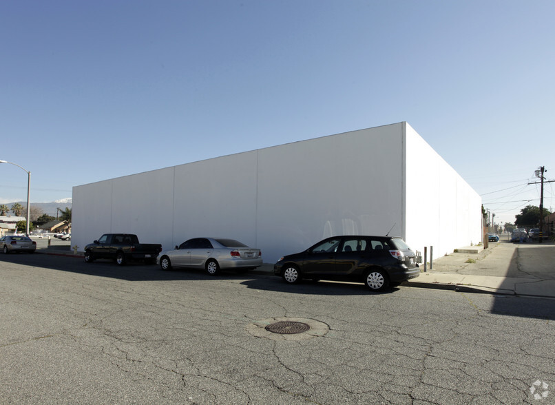 538 W Monterey Ave, Pomona, CA for lease - Building Photo - Image 2 of 41