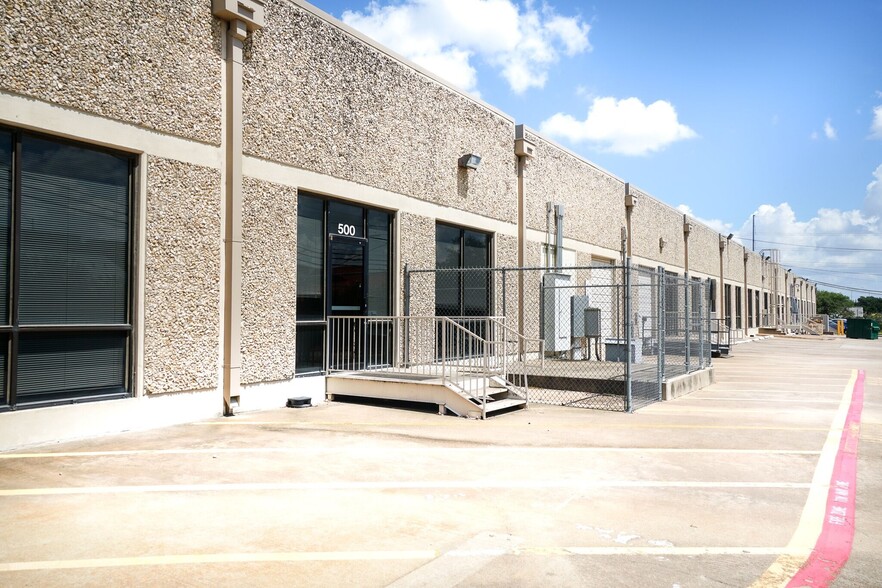 2535 Brockton Dr, Austin, TX for lease - Building Photo - Image 2 of 8