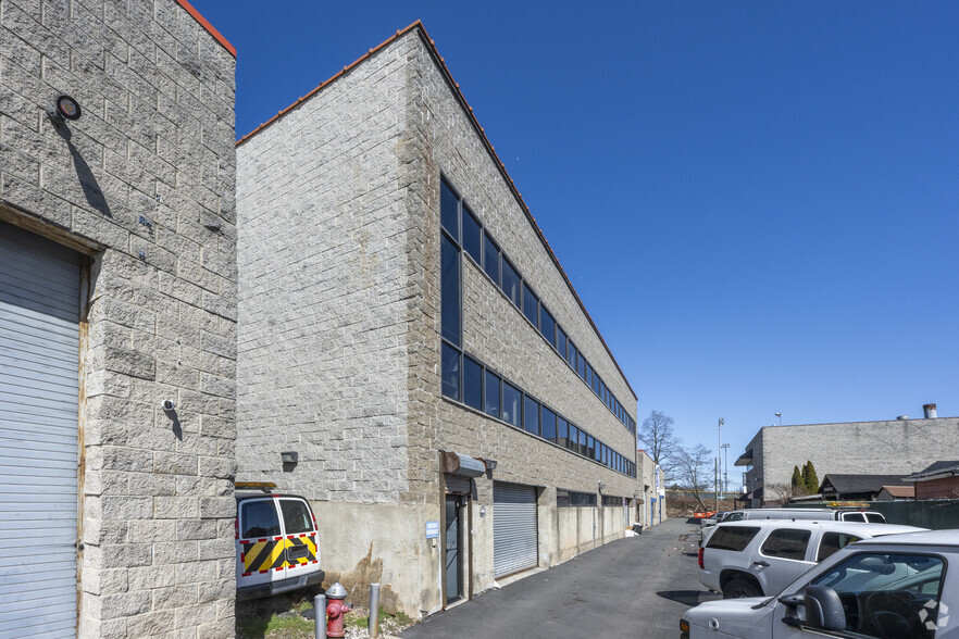 98 Wakefield Ave, Staten Island, NY for lease - Primary Photo - Image 1 of 4