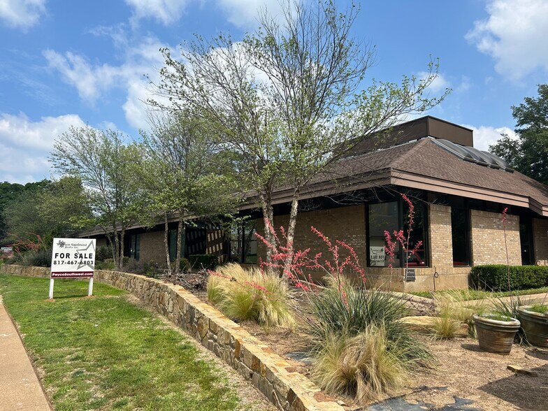 905 W Mitchell St, Arlington, TX for sale - Building Photo - Image 1 of 1