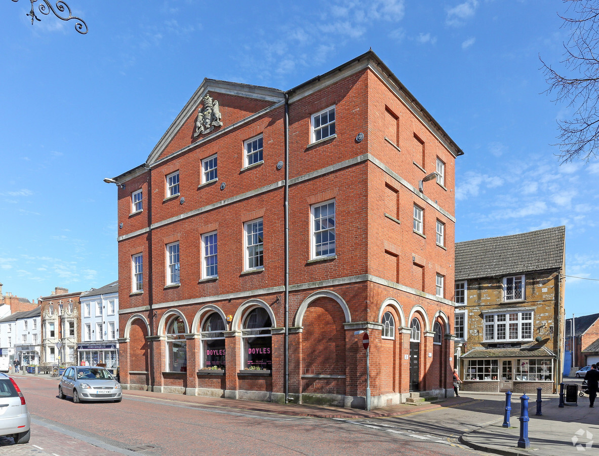 High St, Market Harborough, LE16 7AF - Old Town Hall | LoopNet