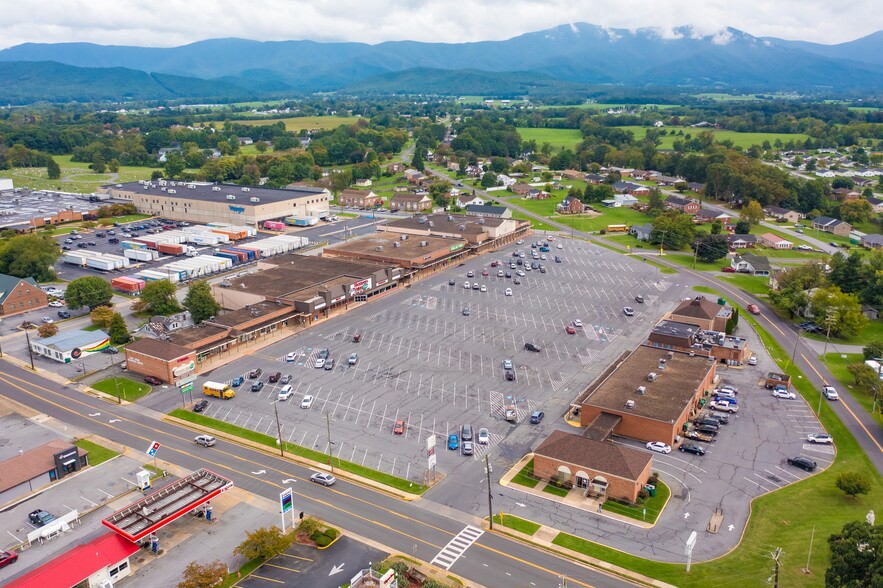 12 Luray Shopping Ctr, Luray, VA for lease - Building Photo - Image 1 of 11