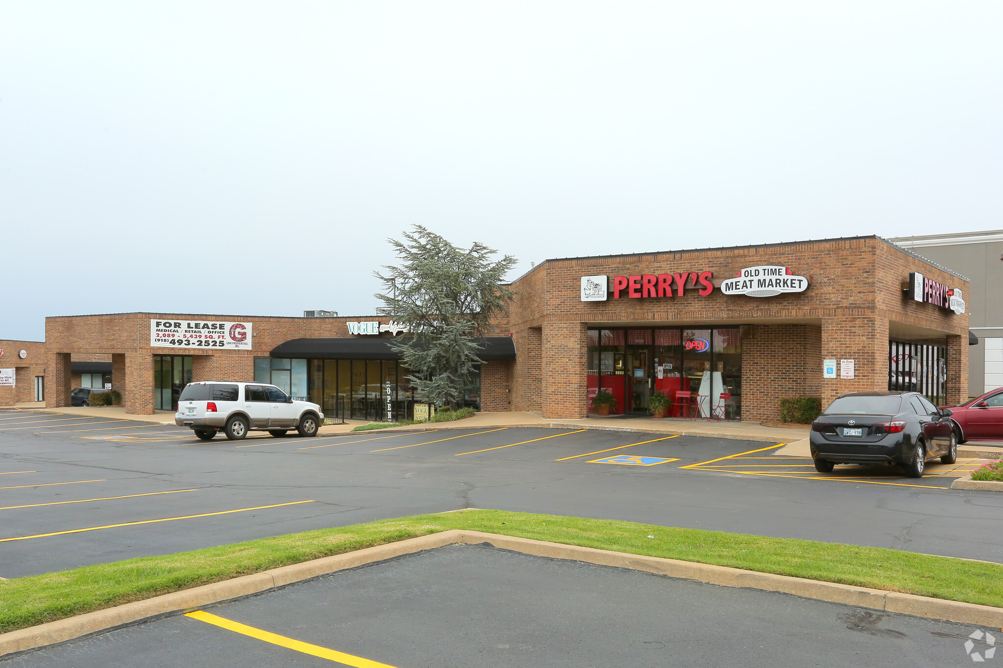 8013 S Sheridan Rd, Tulsa, OK for sale Primary Photo- Image 1 of 1