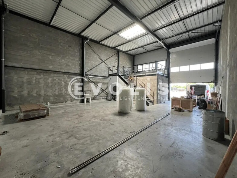 Flex in Genas for lease - Building Photo - Image 3 of 11