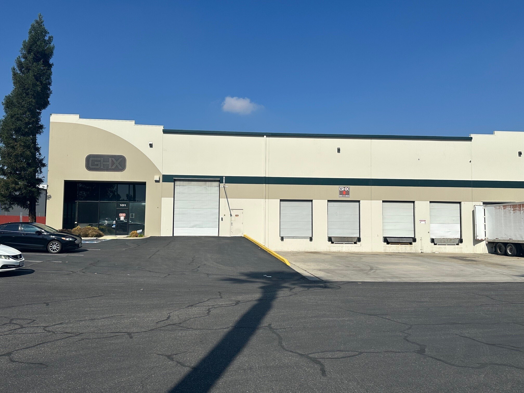 5555 E Lamona Ave, Fresno, CA for lease Building Photo- Image 1 of 7